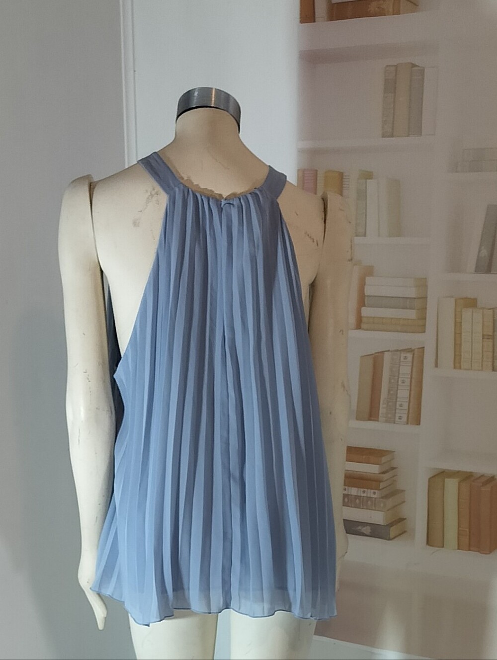 H&M Dusty Blue Pleated Halter Top - Picture 3 of 5